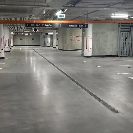 Doki Living & Foodhall Apartment Gdansk