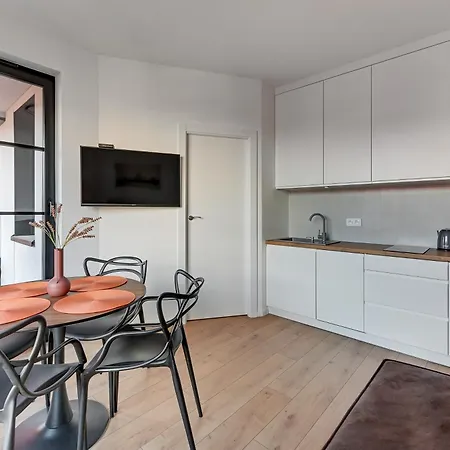 Doki Living & Foodhall Apartment Gdansk